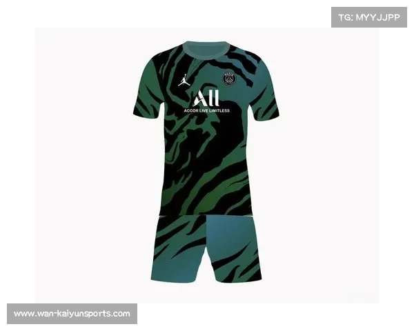 巴黎圣日耳曼与时尚品牌联名 推动球衣设计潮流化 巴黎圣日耳曼与时尚品牌联名 推动球衣设计潮流化